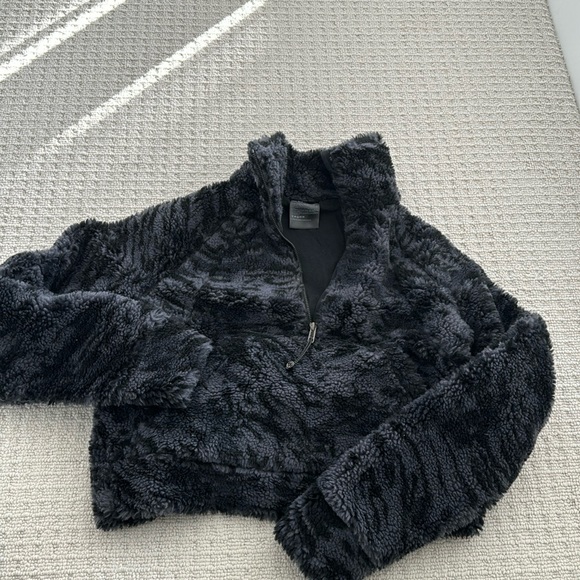 Lululemon jacket xs - Picture 1 of 4